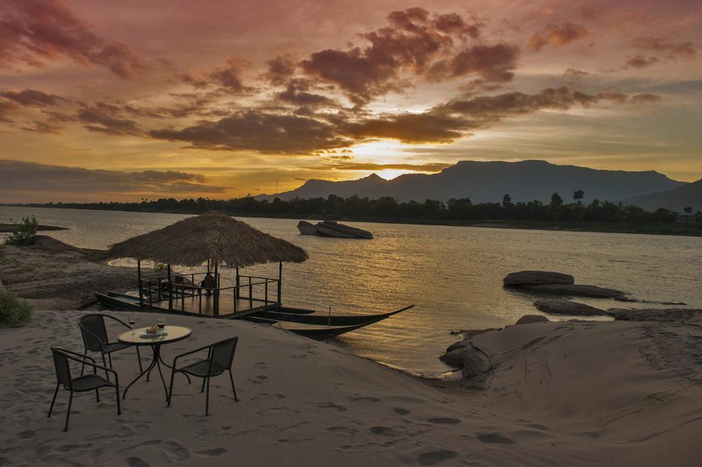 The River Resort Champasak Exterior photo